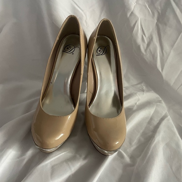 Beige Diva HIGH heels - Picture 2 of 4